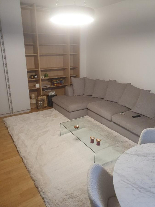 apartament decomandat de inchiriat cu 3 camere  in Primaverii