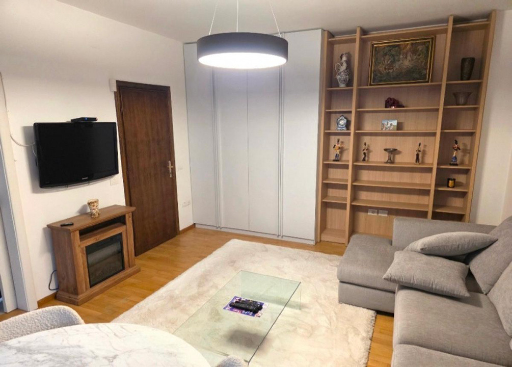 apartament decomandat de inchiriat cu 3 camere  in Primaverii