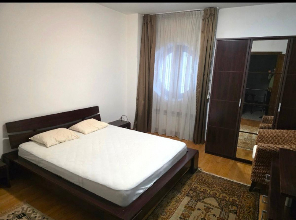apartament decomandat de inchiriat cu 3 camere  in Primaverii