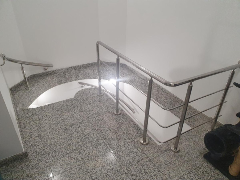 apartament decomandat de inchiriat cu 3 camere  in Primaverii