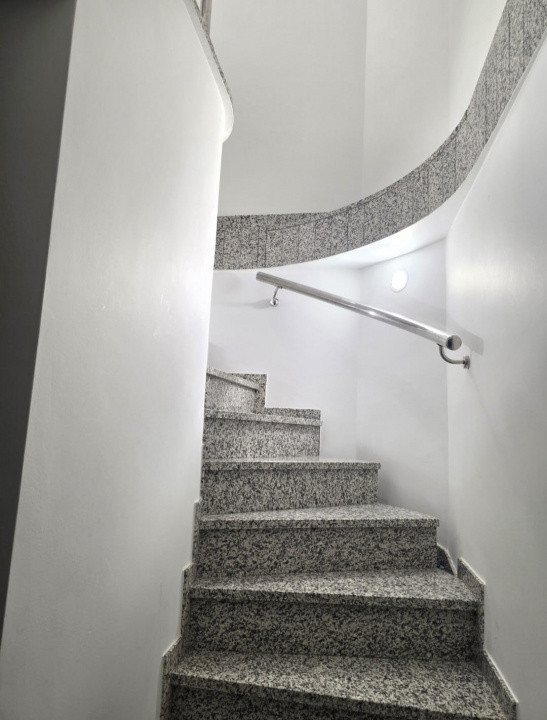 apartament decomandat de inchiriat cu 3 camere  in Primaverii