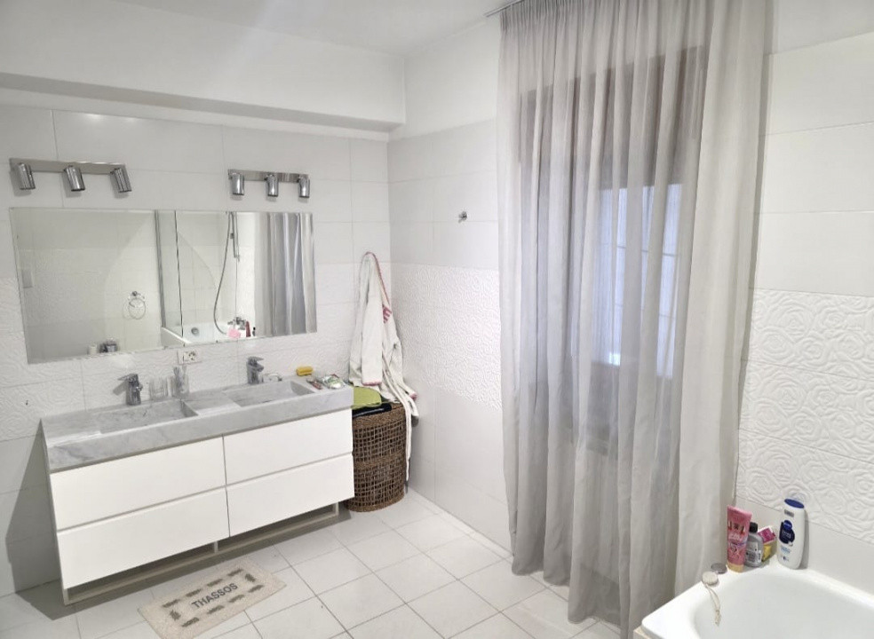 apartament decomandat de inchiriat cu 3 camere  in Primaverii