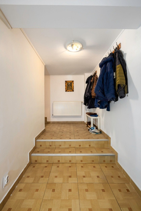 Casa 6 camere 2012 Eroii Revolutiei