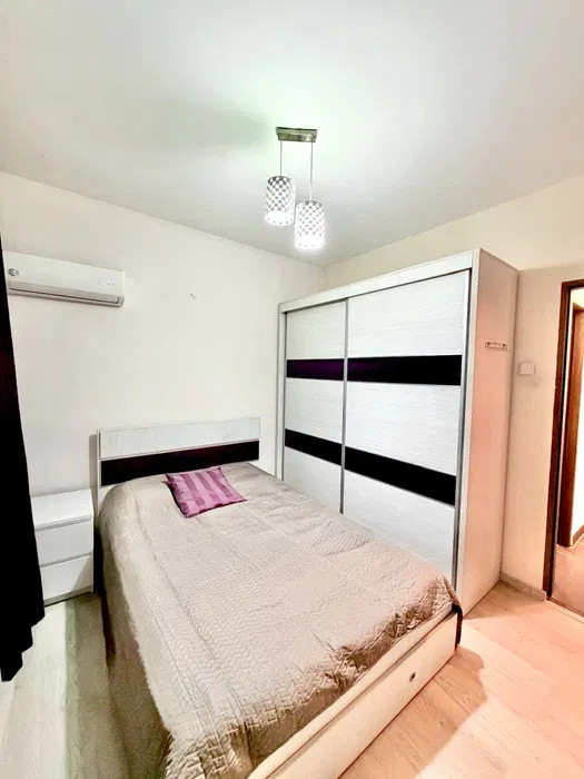 Închiriere apartament de 3 camere, 78 mp, renovat complet - Piața Romană