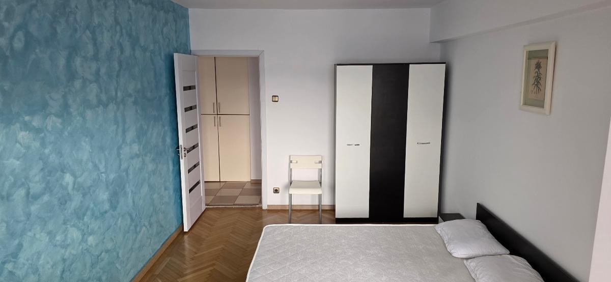 Apartament  de inchiriat cu 4 camere  in Dorobanti 