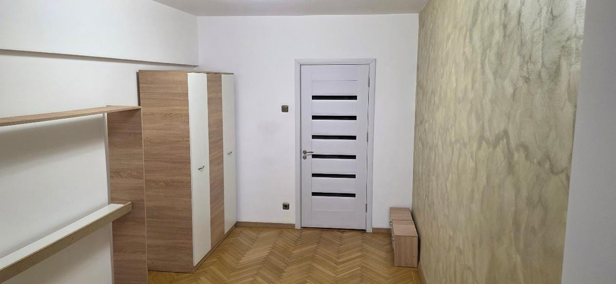 Apartament  de inchiriat cu 4 camere  in Dorobanti 
