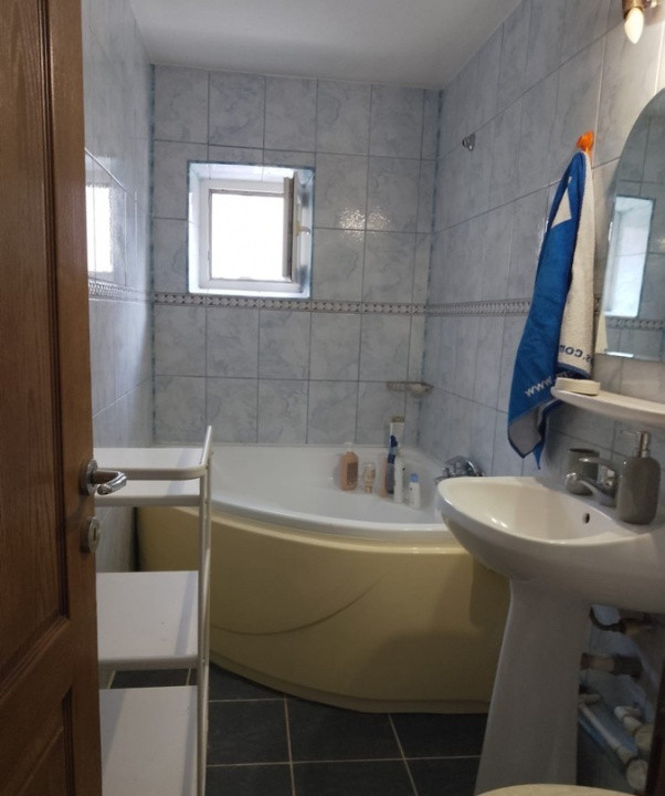 Apartament 3 camere zona Alba Iulia , bloc reabilitat