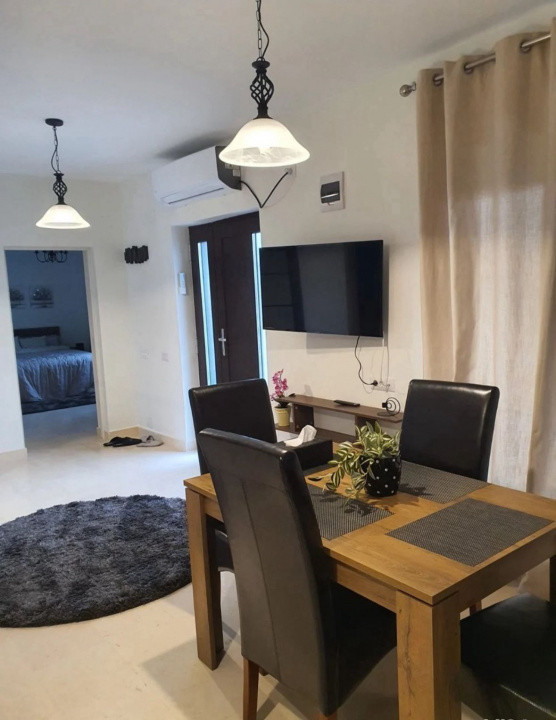 Casă de închiriat în zona Pantelimon cu 3 camere 