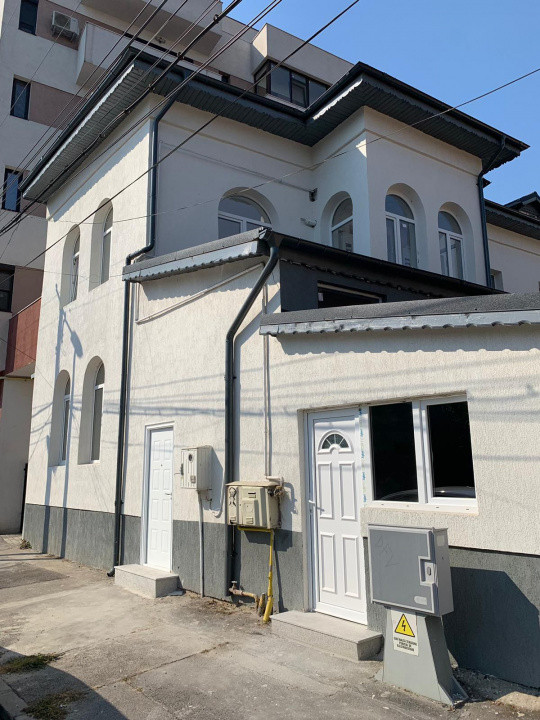 Vilă interbelică 9 camere | Vasile Lascăr - Eminescu | renovată