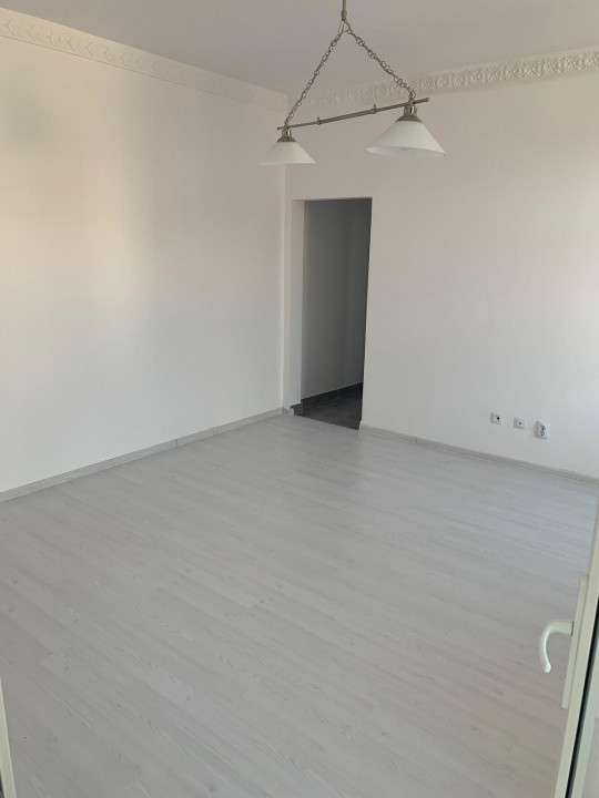 Vilă interbelică 9 camere | Vasile Lascăr - Eminescu | renovată