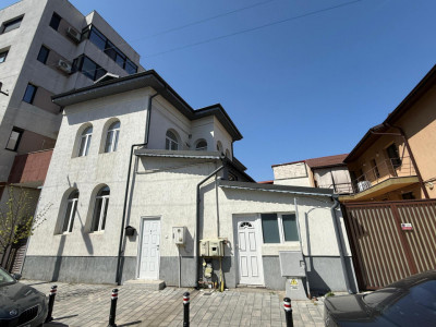 Vilă interbelică 9 camere | Vasile Lascăr - Eminescu | renovată