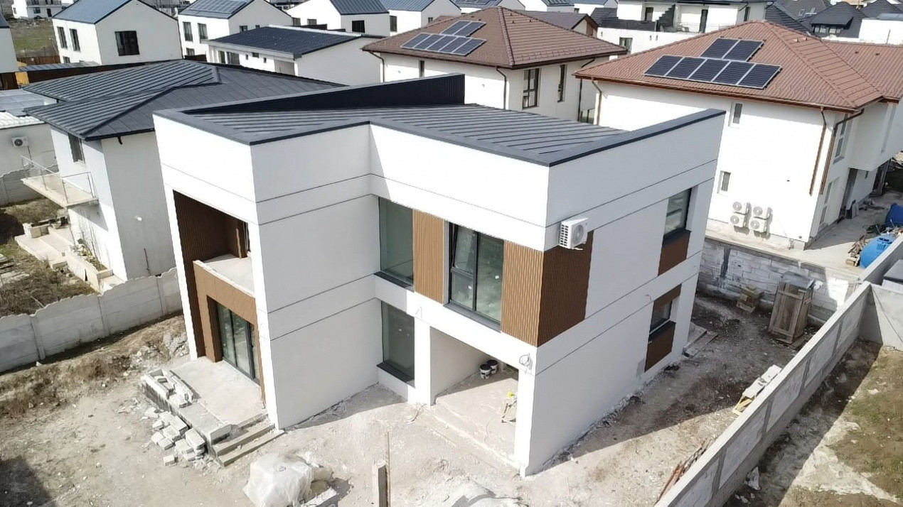 Vila 4 camere Tunari de vanzare