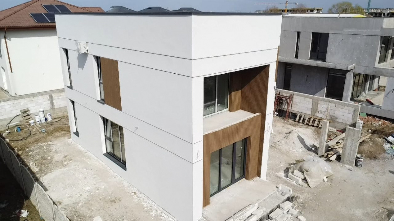 Vila 4 camere Tunari de vanzare