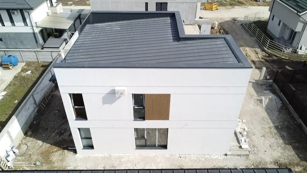 Vila 4 camere Tunari de vanzare