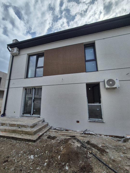 Vila 4 camere Tunari de vanzare