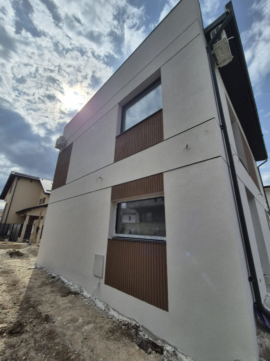 Vila 4 camere Tunari de vanzare