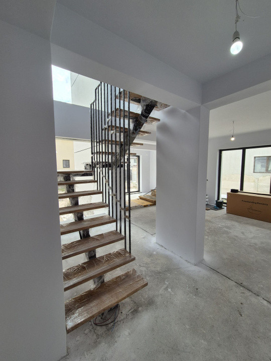 Vila 4 camere Tunari de vanzare