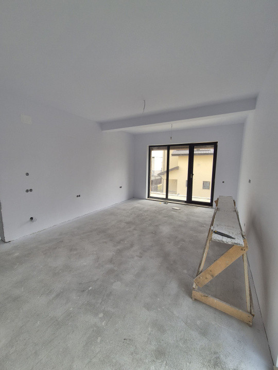 Vila 4 camere Tunari de vanzare