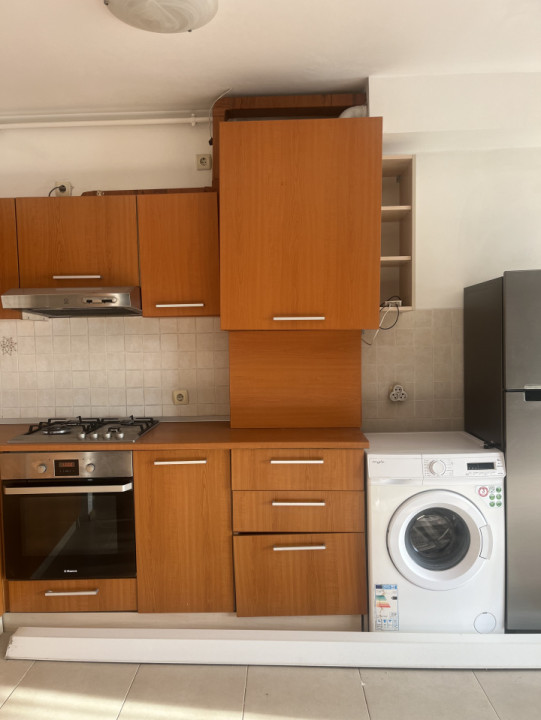 Apartament 2 camere 50 mp, terasa 30 mp, centrala, parc, metrou, zona Titan
