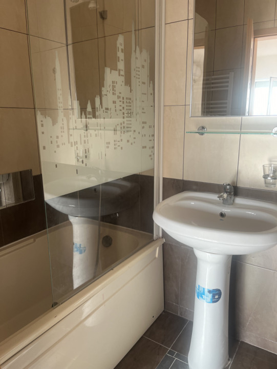 Apartament 2 camere 50 mp, terasa 30 mp, centrala, parc, metrou, zona Titan