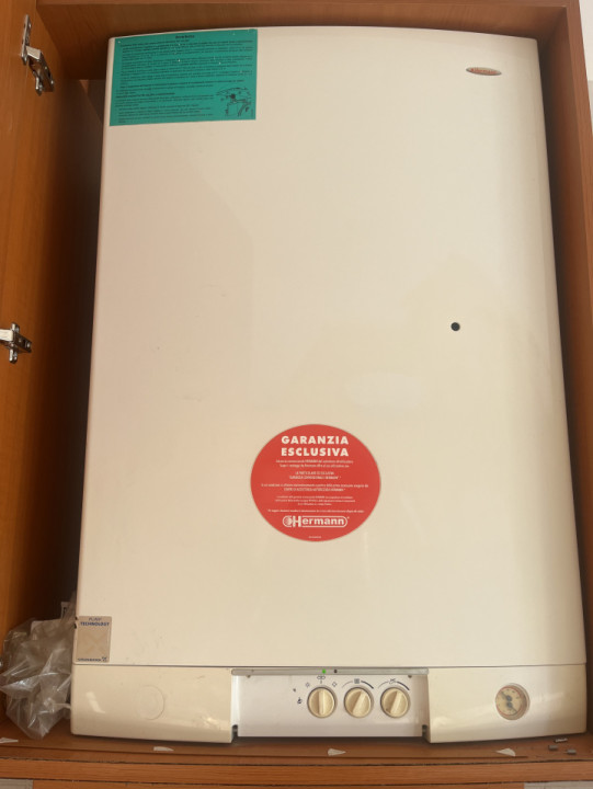 Apartament 2 camere 50 mp, terasa 30 mp, centrala, parc, metrou, zona Titan