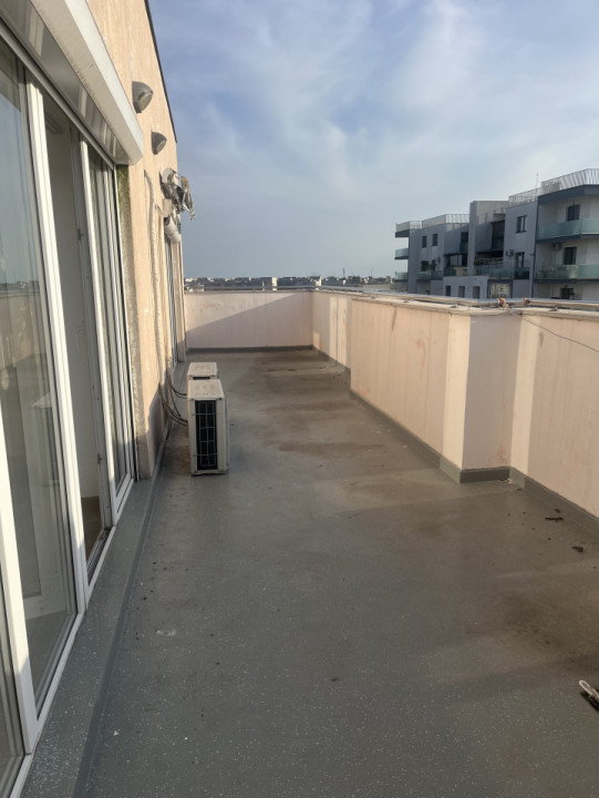 Apartament 2 camere 50 mp, terasa 30 mp, centrala, parc, metrou, zona Titan