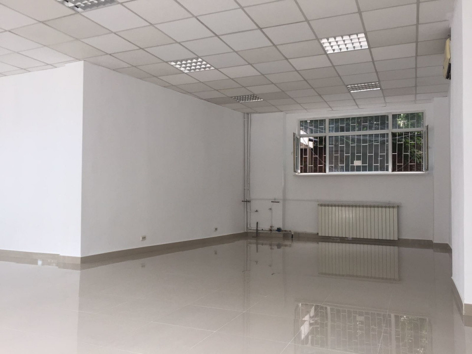 spatiu comercial  de inchiriat  in zona Stefan cel Mare 
