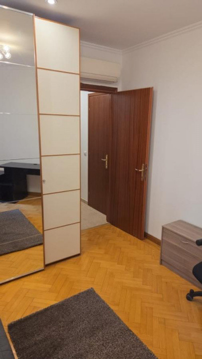 Apartament  de inchiriat cu 3 camere  in Primaverii 