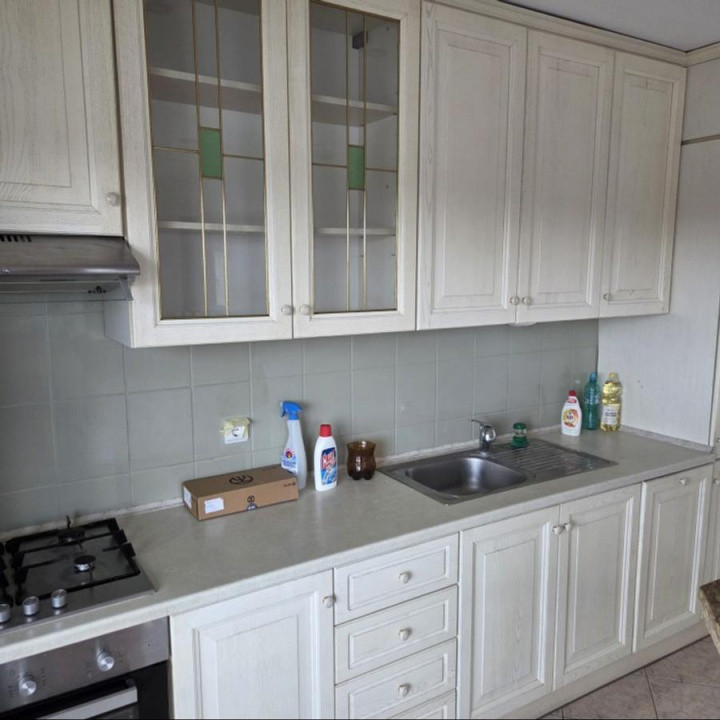 Apartament  de inchiriat cu 3 camere  in Primaverii 