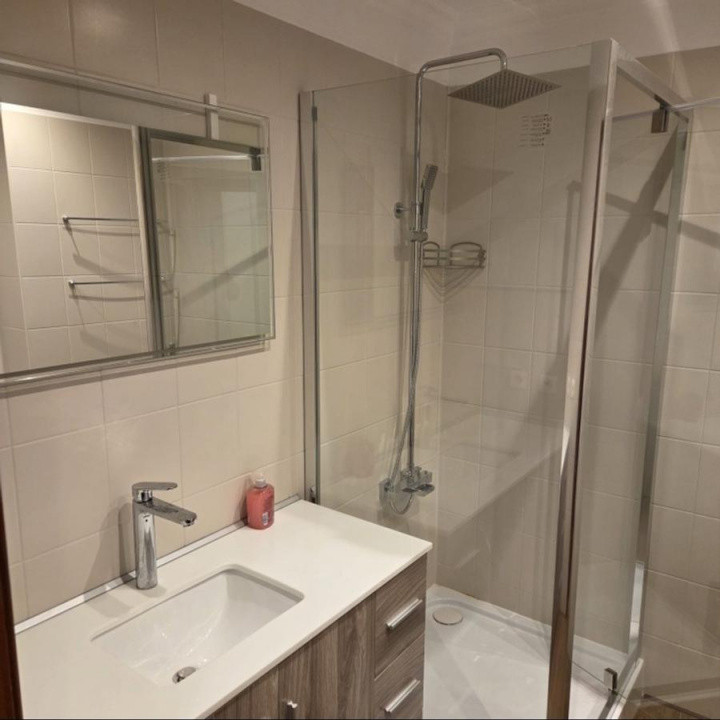 Apartament  de inchiriat cu 3 camere  in Primaverii 