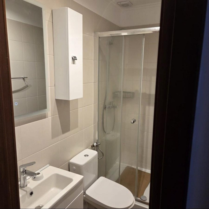 Apartament  de inchiriat cu 3 camere  in Primaverii 