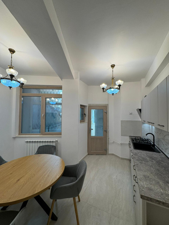 Apartament de 3 camere in zona Cismigiu