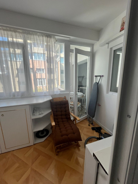 Apartament 3 camere lângă Cișmigiu – potențial investițional 