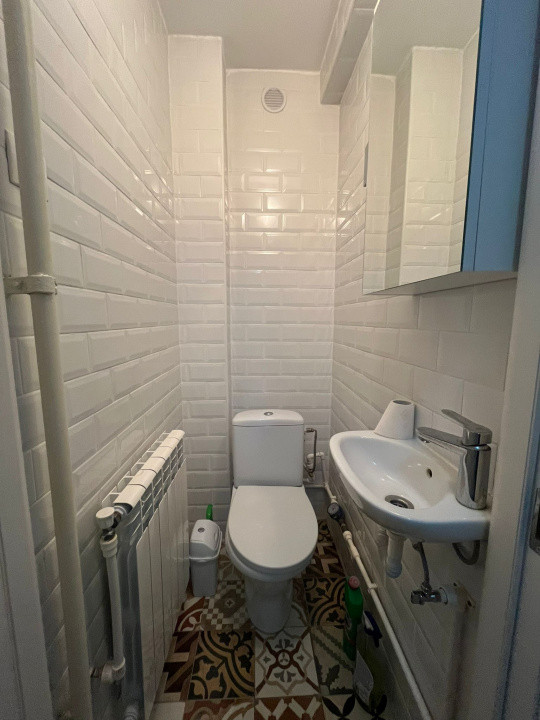 Apartament 3 camere lângă Cișmigiu – potențial investițional 