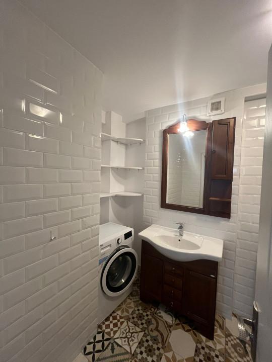 Apartament 3 camere lângă Cișmigiu – potențial investițional 