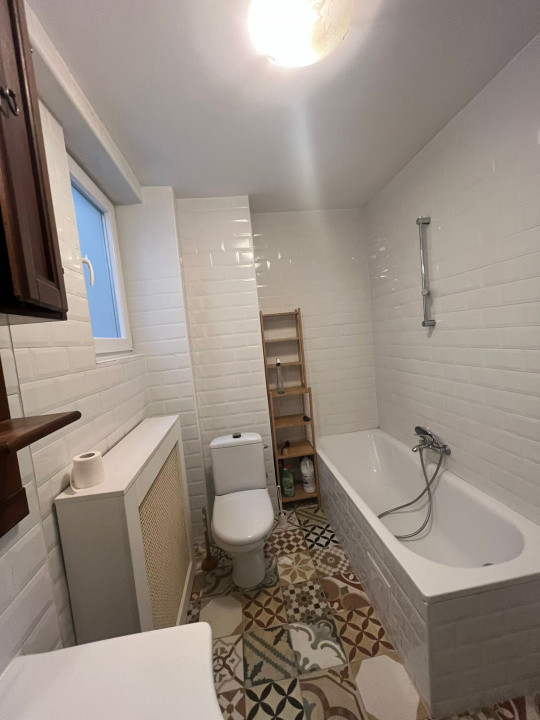 Apartament 3 camere lângă Cișmigiu – potențial investițional 