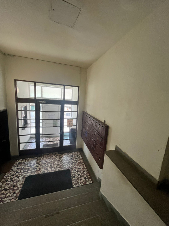 Apartament 3 camere lângă Cișmigiu – potențial investițional 