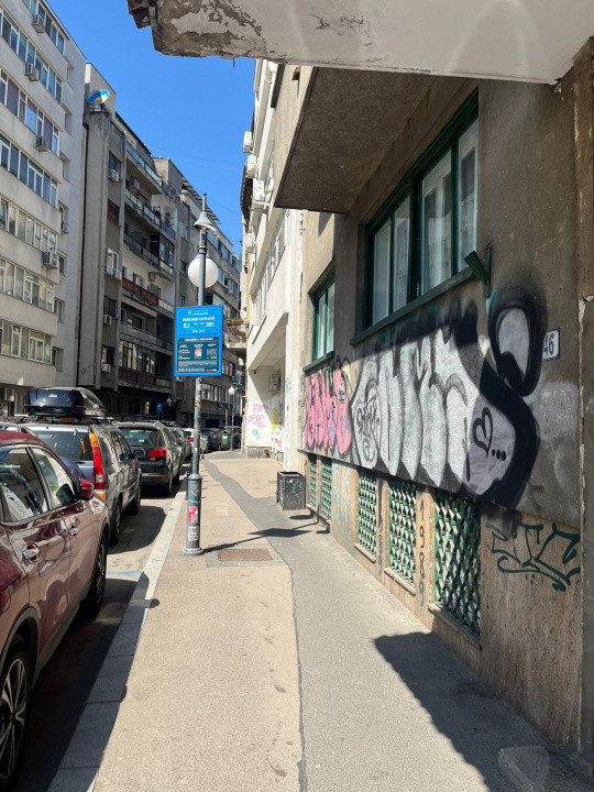 Apartament 3 camere lângă Cișmigiu – potențial investițional 