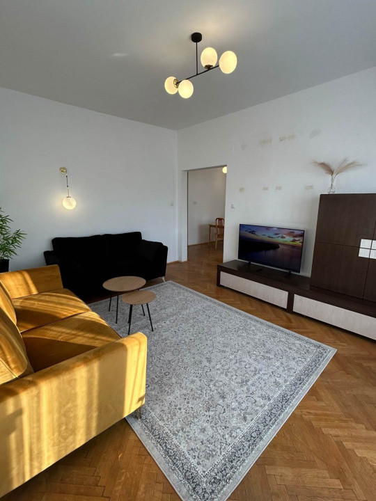 4 camere spatioase, 2 bai, 2 balcoane, Universitate