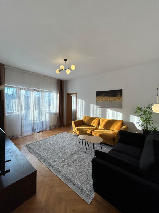 4 camere spatioase, 2 bai, 2 balcoane, Universitate