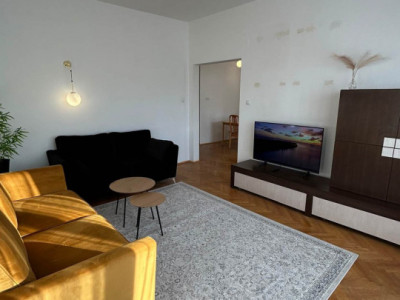 4 camere spatioase, 2 bai, 2 balcoane, Universitate