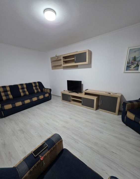 Închiriez apartament 2 camere metrou 1 decembrie