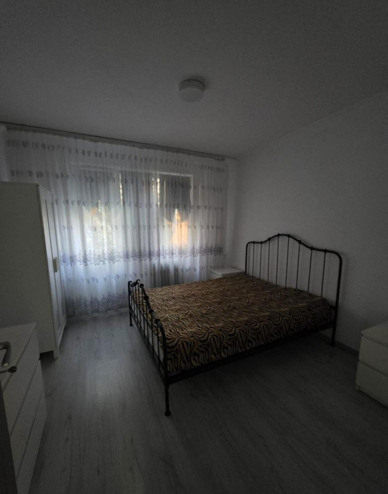 Închiriez apartament 2 camere metrou 1 decembrie