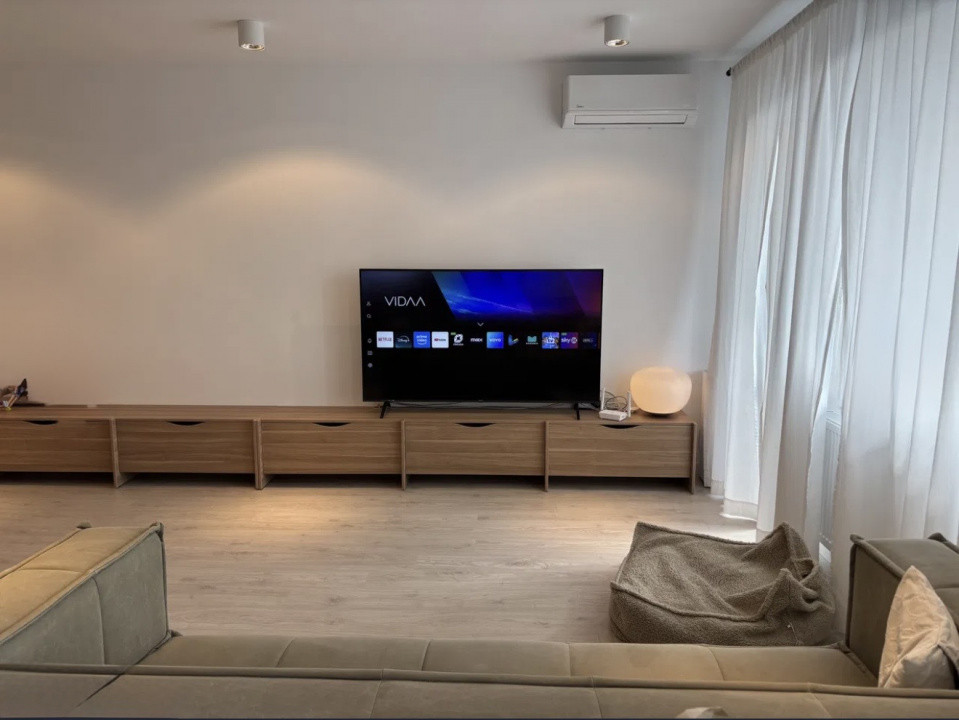 apartament decomandat de inchiriat cu 3 camere  in Pipera 