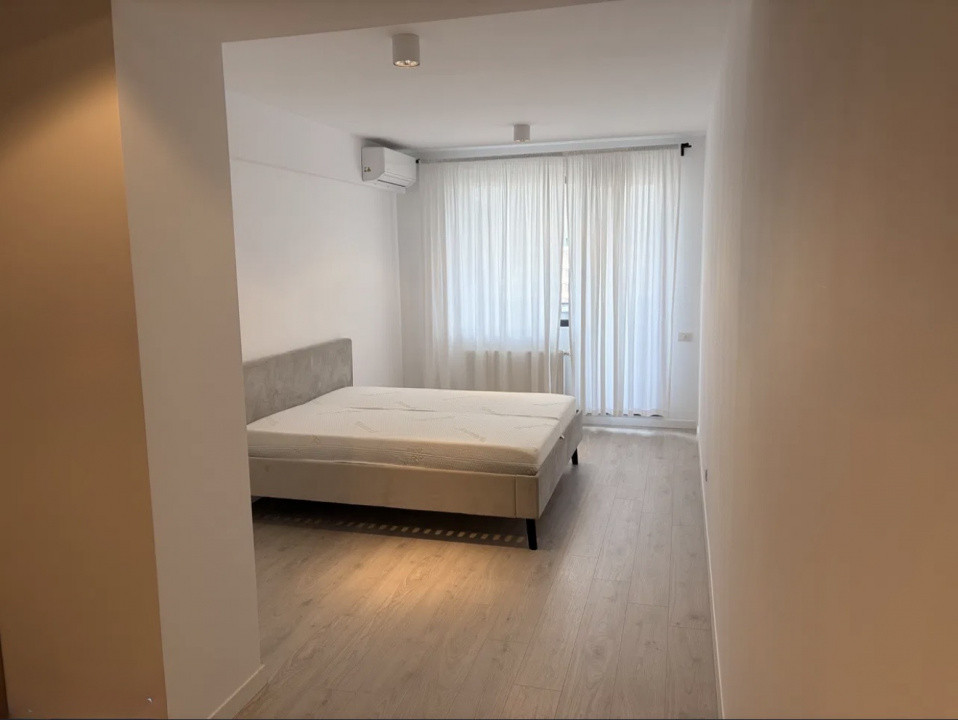 apartament decomandat de inchiriat cu 3 camere  in Pipera 