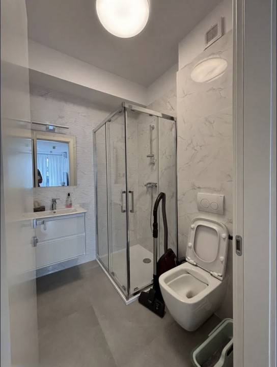 apartament decomandat de inchiriat cu 3 camere  in Pipera 