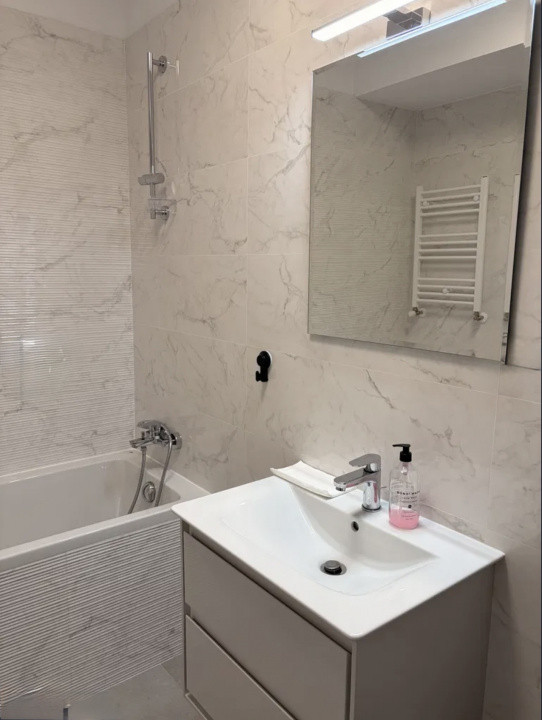 apartament decomandat de inchiriat cu 3 camere  in Pipera 