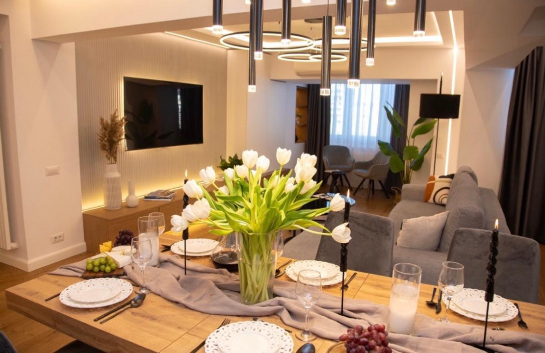 apartament decomandat de inchiriat cu 3 camere  in Splaiul Unirii 