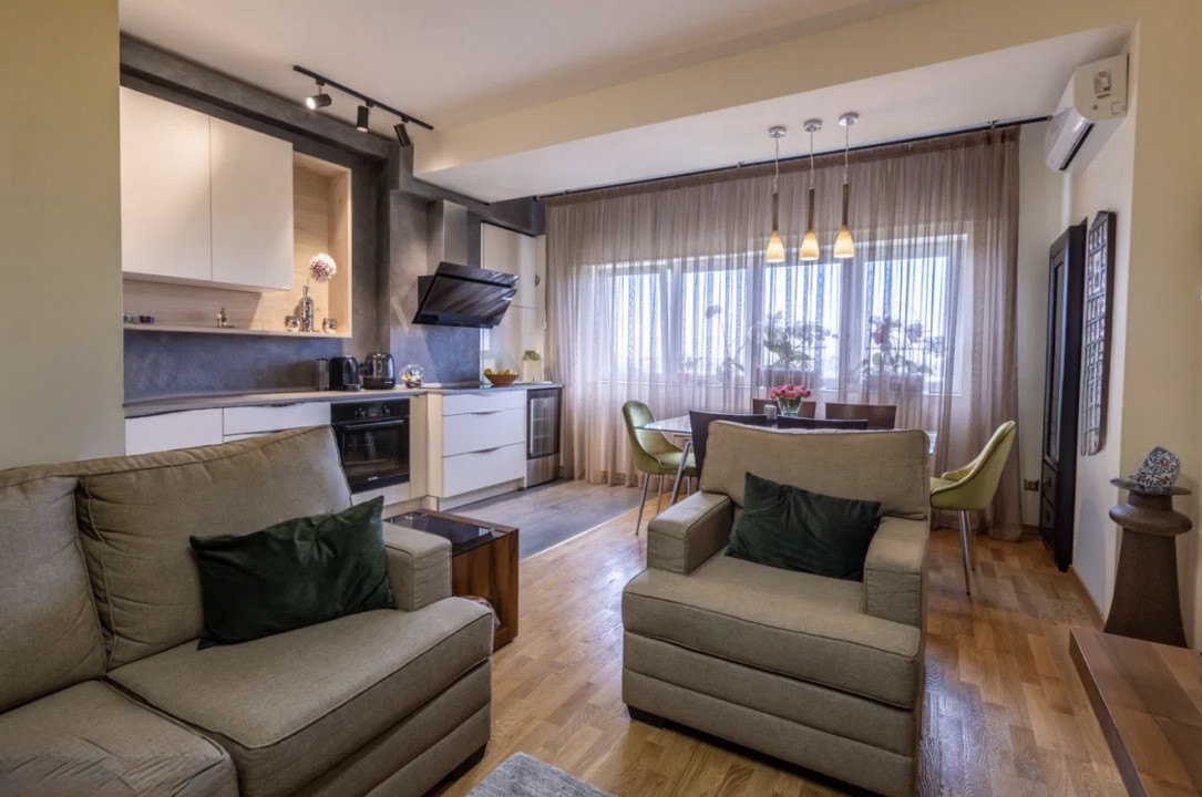 apartament decomandat de inchiriat cu 3 camere  in Pipera 