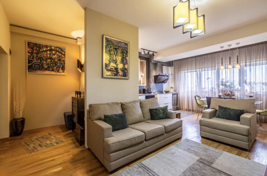 apartament decomandat de inchiriat cu 3 camere  in Pipera 